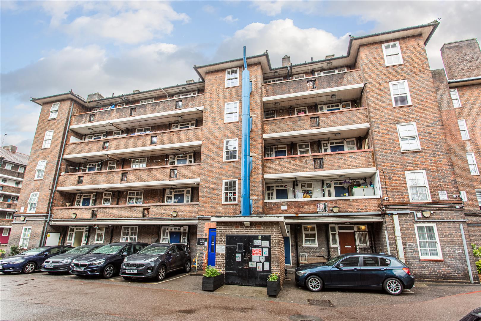 3 bed property in Bracken House, Bow